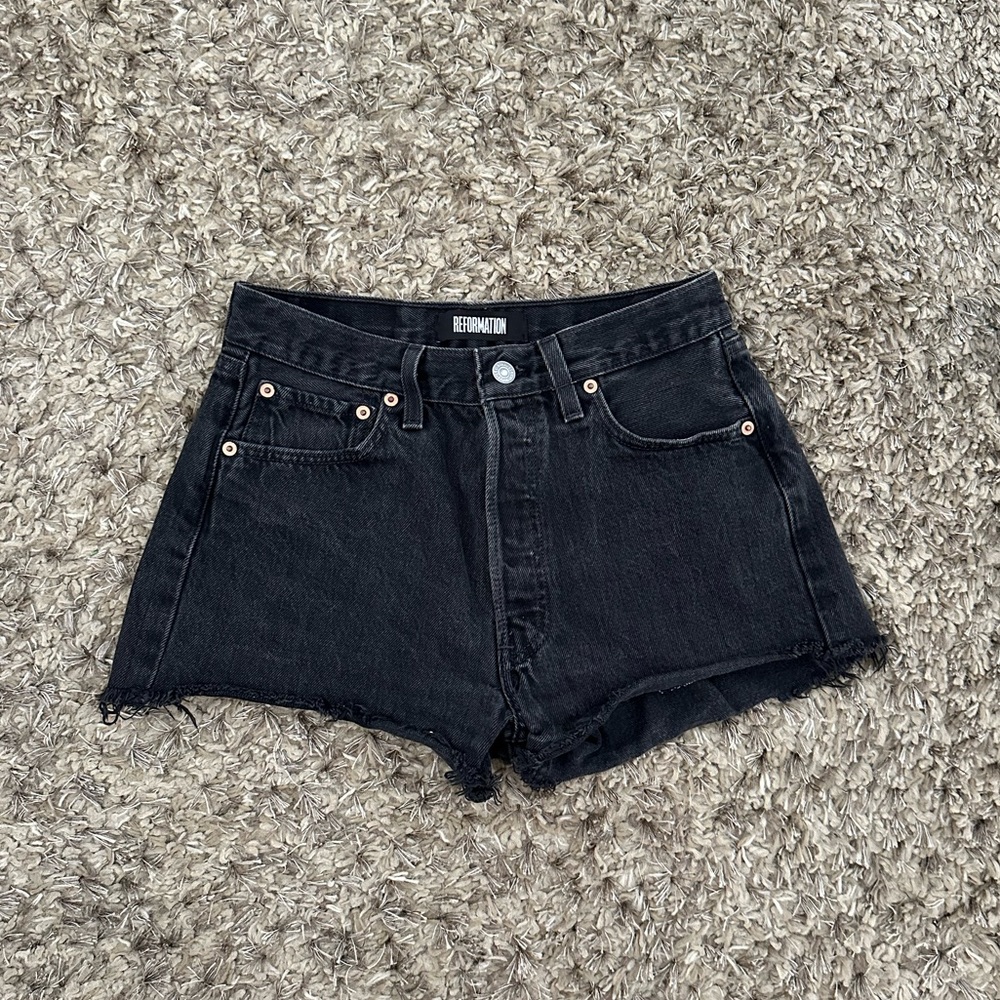 Reformation Levi’s black denim shorts